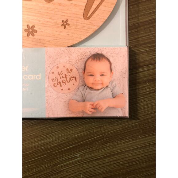 Pearhead NWT "My First Easter" Wooden Carved Photo Card - Picture 3 of 5